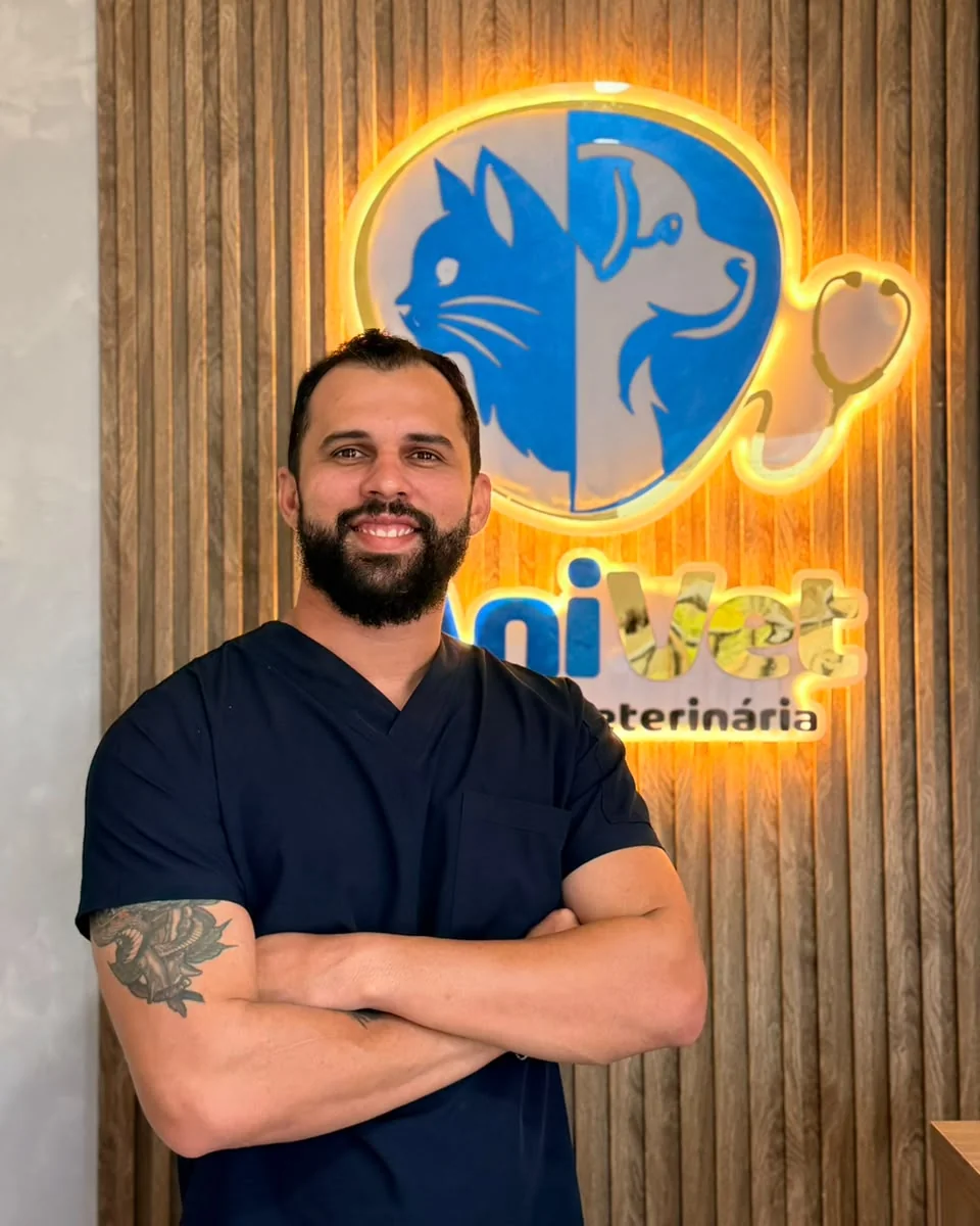 Dr. Carlos Augusto Pontes Bezerra, Médico Veterinário e Responsável Técnico da AniVet Clínica Veterinária